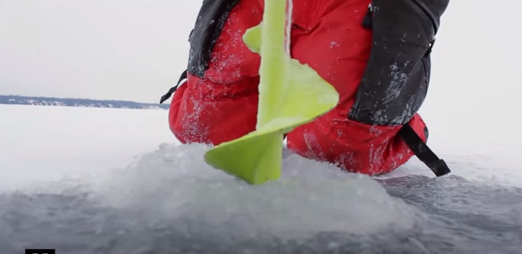 How To Use A Manual Ice Auger Like A Professional 2